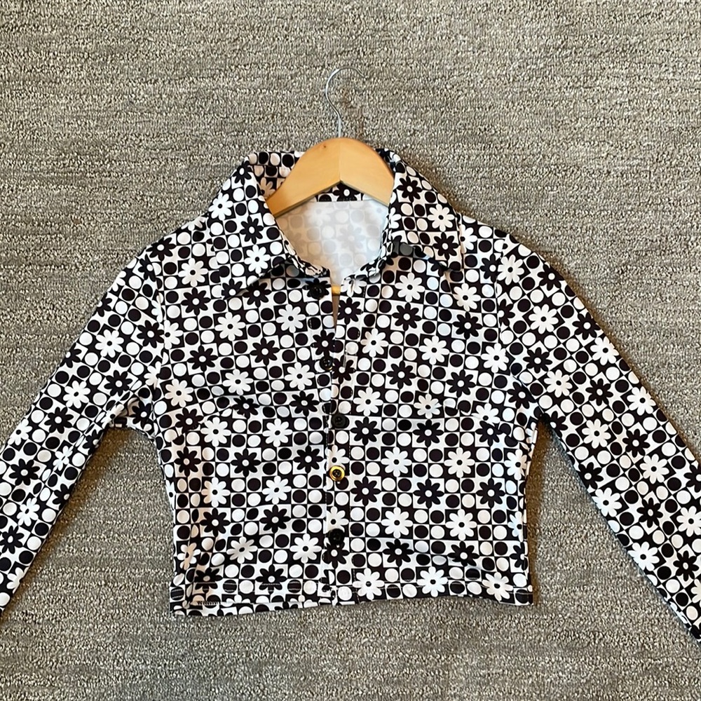 Retro Cropped Long-Sleeve